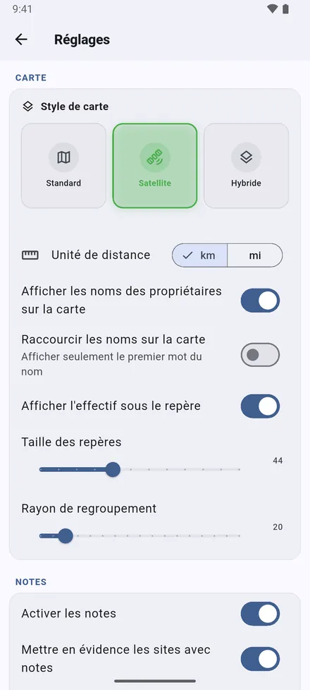 La carte : Style de carte, km ou miles, noms des propriétaires en entier ou prénom seul, effectifs sous les épingles, taille des épingles, et à quel point les sites proches se regroupent en un cercle.